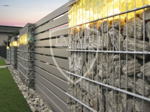 Gabion Zaun mit Glas und LED-Beleuchtung
